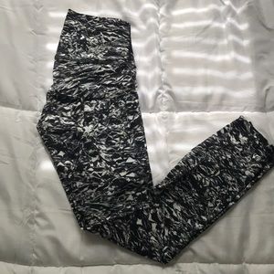 Lululemon Size 4 Patterned Leggings